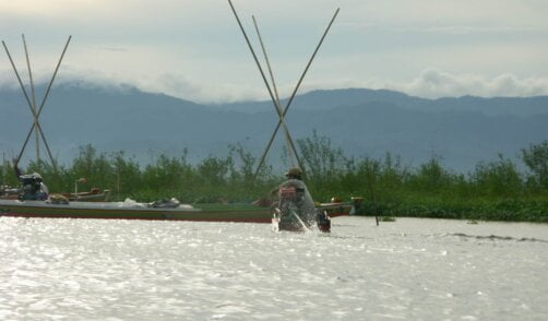 Pécheurs sur lac Tempe a Sulawesi