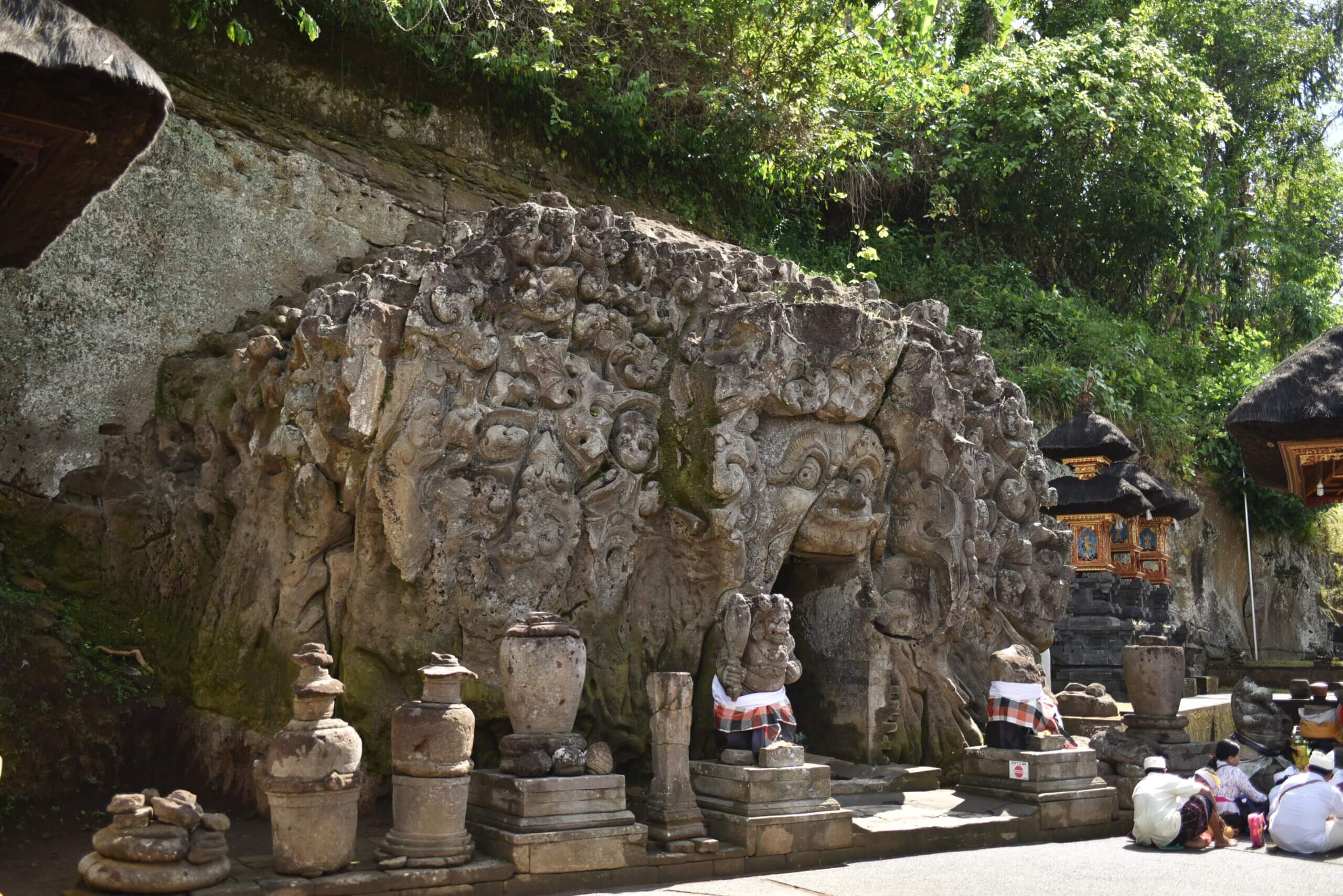 Entree de la grotte du temple de Goa Gajah