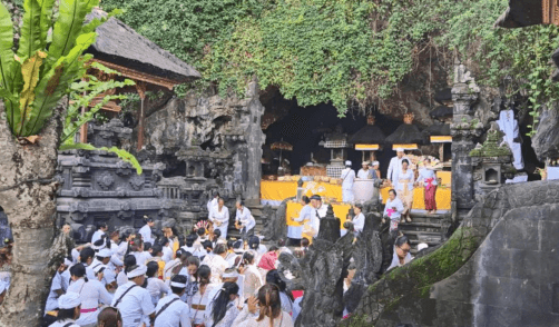 Bali Temple Goa Lawah 3