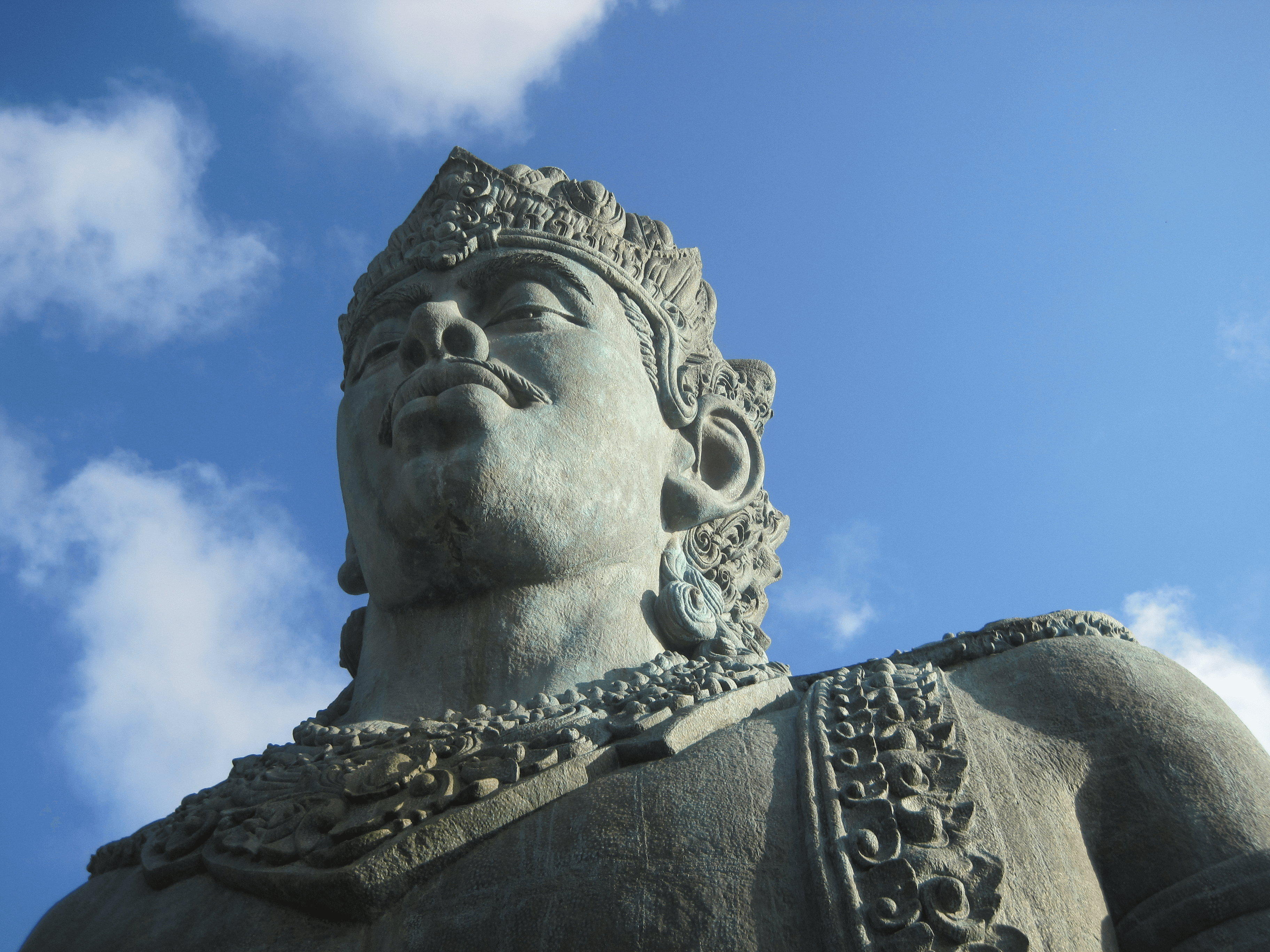 Bali Garuda Wisnu Statue