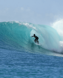 Surfeur vague de Bali Indonésie