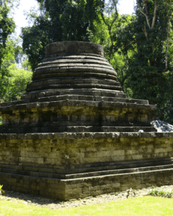 Temple de Sumberawan entre Lawang et Malang à Java