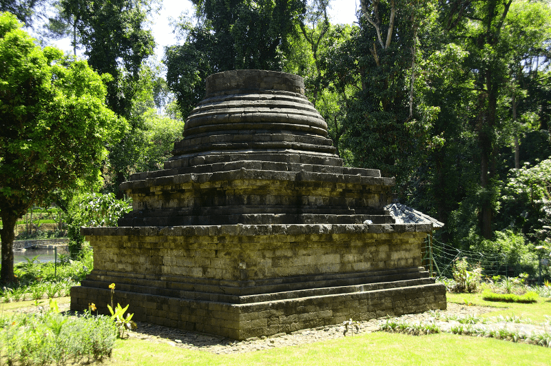 Temple de Sumberawan entre Lawang et Malang à Java