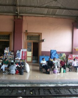 Indonesie Gare de Surabaya
