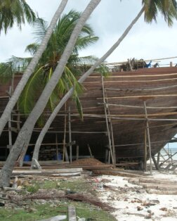 Phinisi bateau traditionnel des chantier naval de Bira au sud de sulawesi