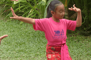 Jeune danseuse Balinaise