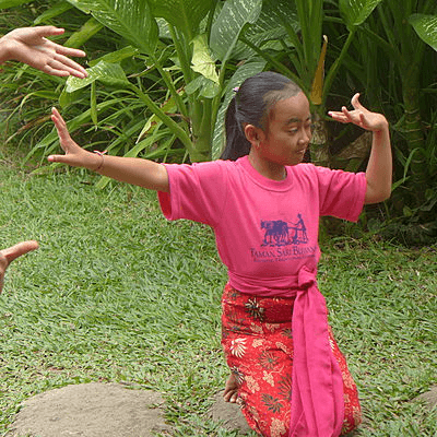 Jeune danseuse Balinaise