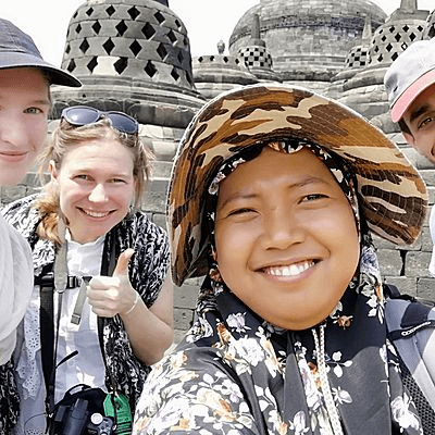 Voyageurs Archipel360 au temple de Borobudur à Java en Indonesie