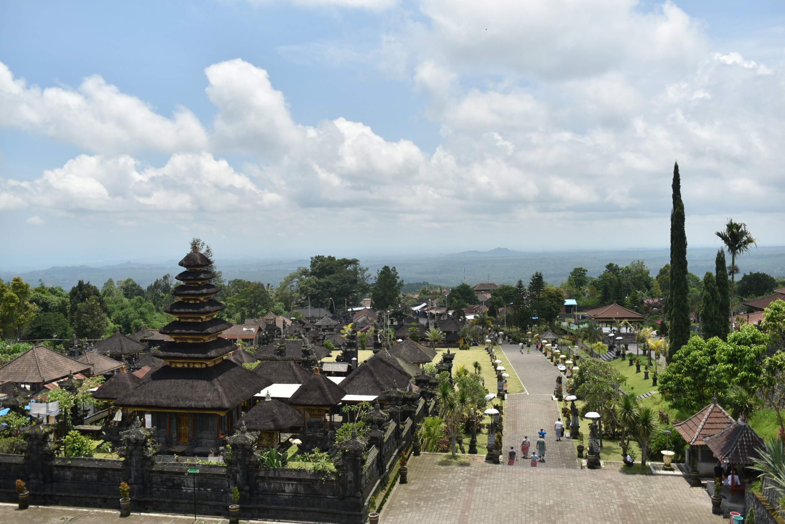 Temple de Besakih au pied du volcan Agung