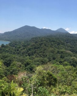 Vue panoramique des lacs tamblingan et beratan