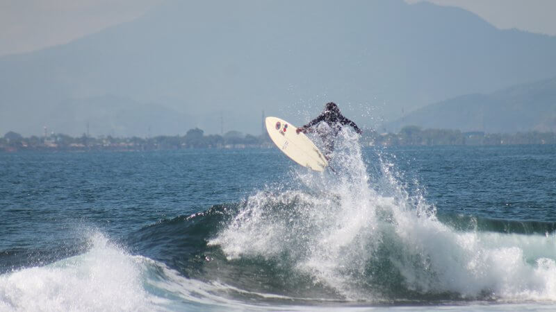Surfeur à Gili Trawangan, Lombok