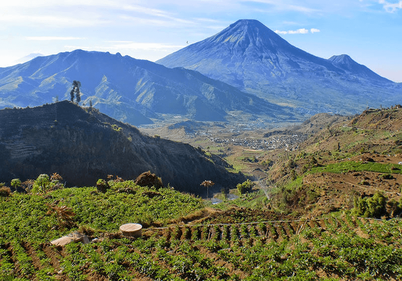 Vue sur le volcan Butak à Java