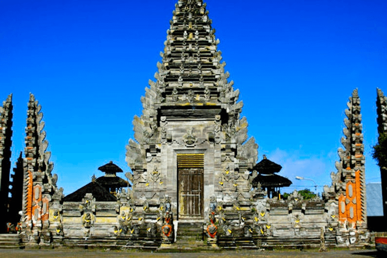 Le temple de Pura Ulun Batur à Bali