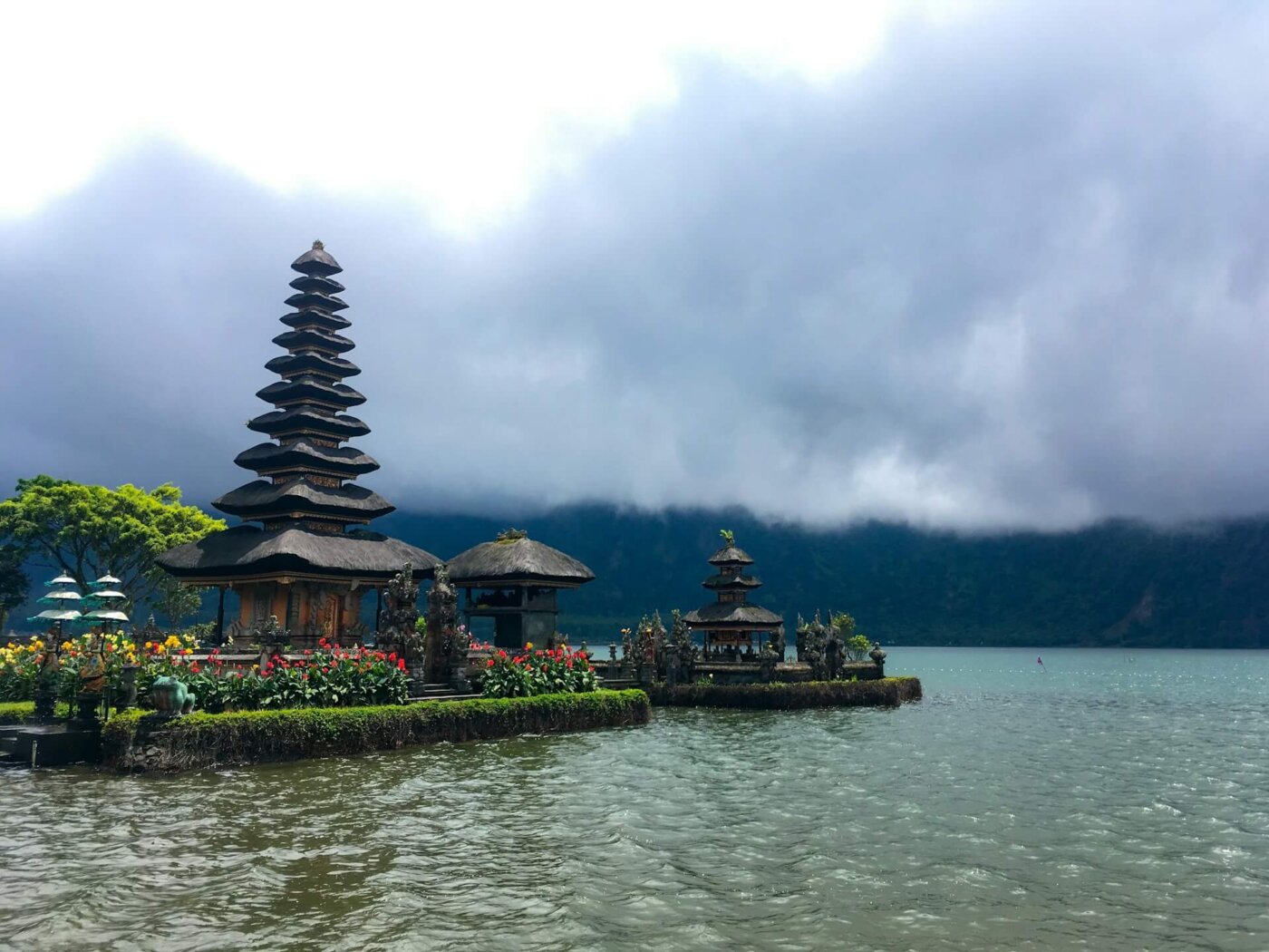 Ulun danu-bratan-Bali-temple