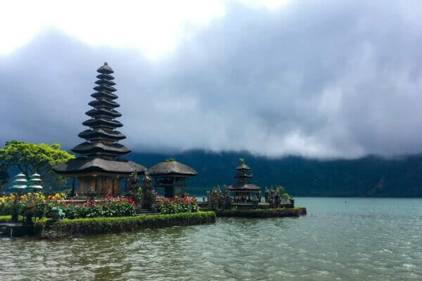 Ulun danu-bratan-Bali-temple