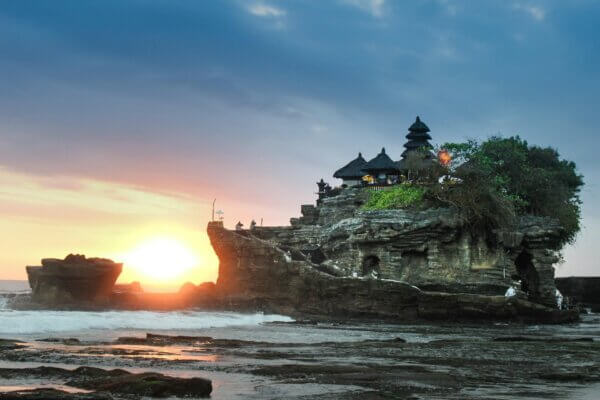 bali temple tanah lot