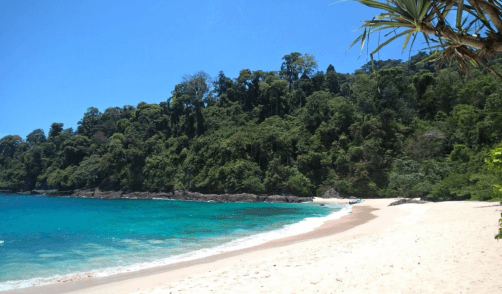 Java Beach Teluk Hijau