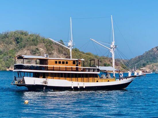Boat Komodo Lantansa 17