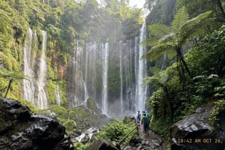 Dycouvrez-le-Niagara-de-lIndonysie-lyblouissante-cascade-Tumpak-Sewu