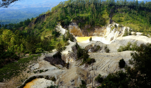 Flores Wawomuda Volcano 2