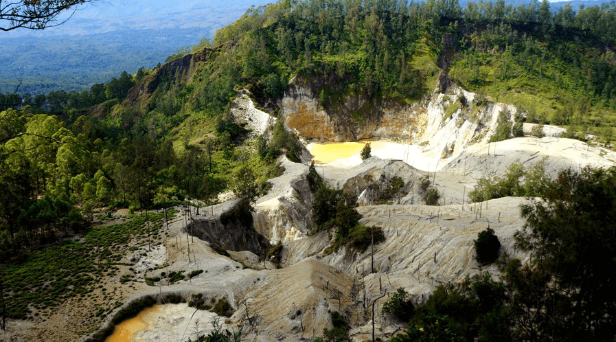 Flores Wawomuda Volcano 2