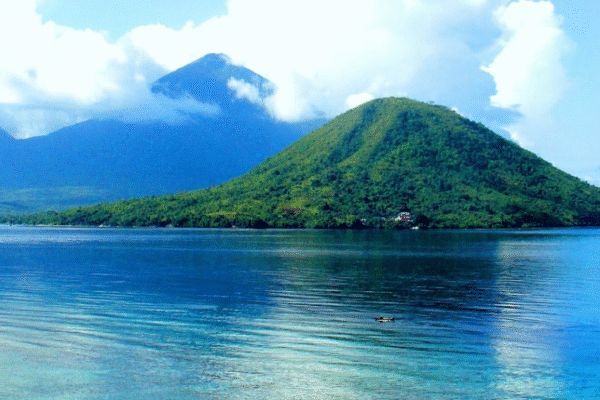 Maluku Tidore Volcan Kie Matubu 3