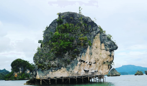Papua Face stone