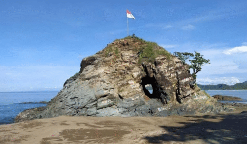 Sumbawa Poto Batu Beach 3